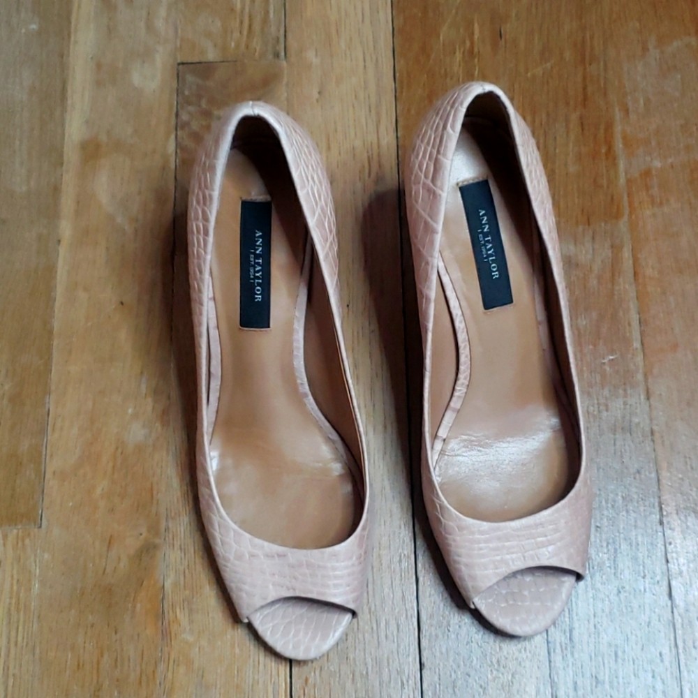 Ann Taylor Peep-Toe light pink leather heels